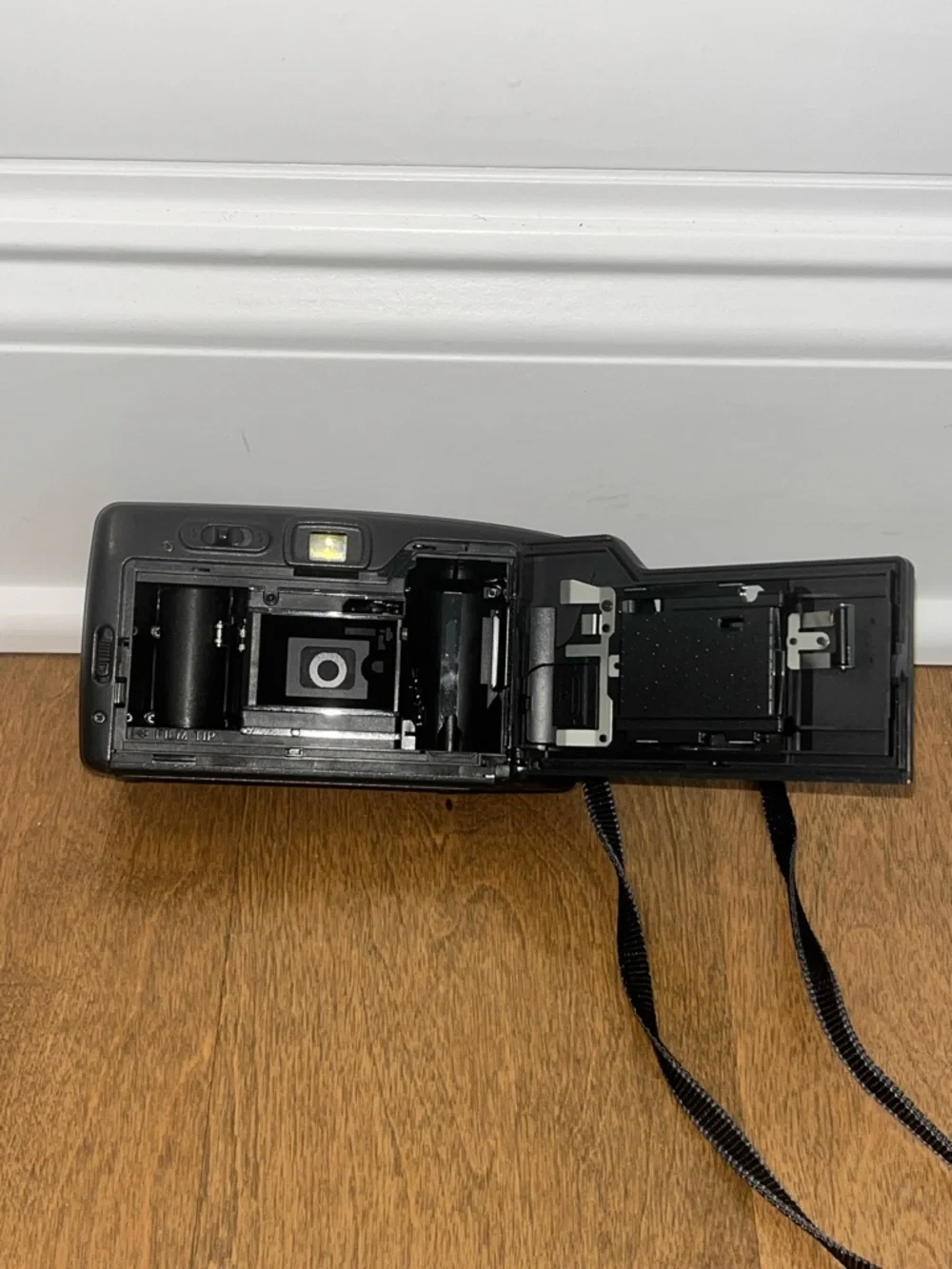 Minolta Freedom Autodate 35mm AF Point & Shoot Film Camera -